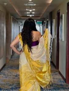 anumol-in-trending-blouse-design-with-saree-drape-photos-009