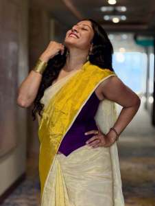 anumol-in-trending-blouse-design-with-saree-drape-photos-010