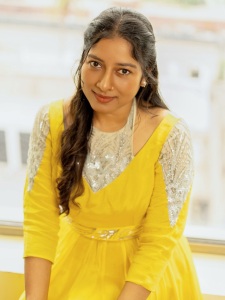 anumol-in-yellow-party-wear-dress-images-005