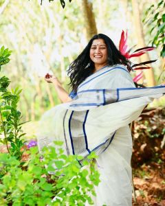 anumol-latest-kerala-saree-photos-032