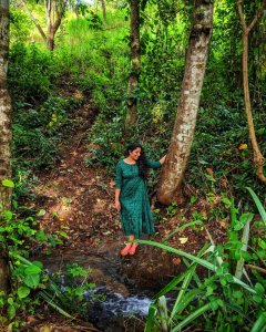 anumol-latest-photos-09983-572