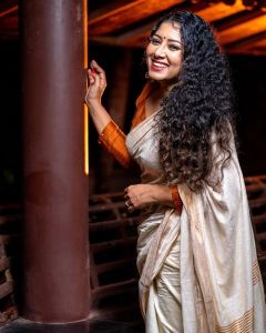 anumol-latest-photos-in-saree-004