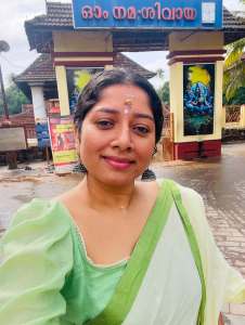 anumol-latest-photos-in-simple-makeup-look-001