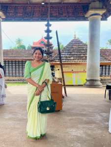 anumol-latest-photos-in-simple-makeup-look-003