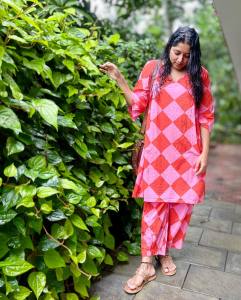 anumol-latest-photos.000Z1