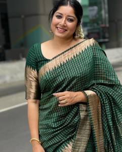 anumol-new-photos-in-green-saree-0713