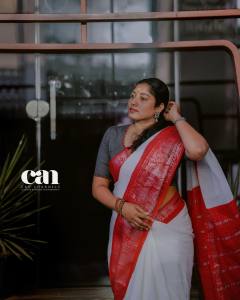 anumol-new-photos-in-pattu-saree-001