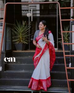 anumol-new-photos-in-pattu-saree-002