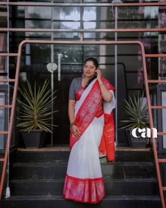 anumol-new-photos-in-pattu-saree-003