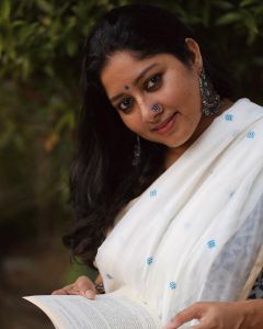 anumol-photos-in-saree-latest-002