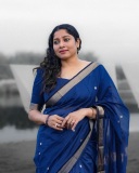 actress-anumol-in-blue-cotton-saree-photos-004
