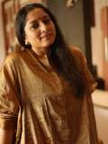 actress-anumol-in-loose-fit-top-with-different-bottom-ideas-photos