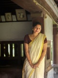 anumol-in-traditional-kerala-setsaree-with-blouse-combination-pics-007