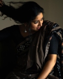 actress-anumol-beautiful-images-in-saree-001