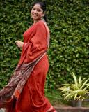 actress-anumol-new-photos-in-red-beautiful-saree-0929