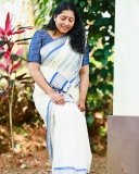 anumol-latest-kerala-saree-photos-032-002