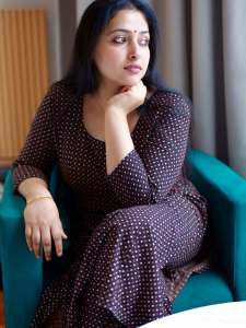 actress-anu-sithara-in-dot-printed-simple-churidar-stitching-ideas-photos-002