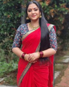 anu-sithara-beautiful-photos-in-saree-latest-003