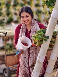 anu-sithara-foreign-trip-photos-001