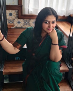 anu-sithara-in-green-cotton-saree-photos-002
