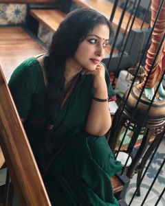 anu-sithara-in-green-cotton-saree-photos
