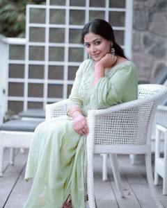 anu-sithara-in-vanitha-photoshoot-005