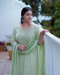 anu-sithara-in-vanitha-photoshoot-006