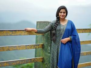 anu-sithara-latest-images-56465