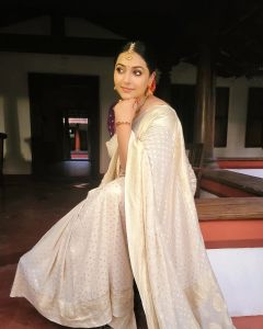 anu-sithara-latest-pictures-in-churidar-and-saree