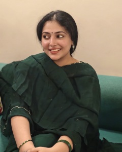 anu-sithara-new-images-with-simple-makeup-look-ideas-001
