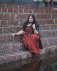 anu-sithara-new-images-with-simple-makeup-look-ideas-005