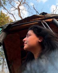 anu-sithara-new-images-with-simple-makeup-look-ideas-010