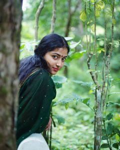 anu-sithara-photos-in-new-makeup-look-001