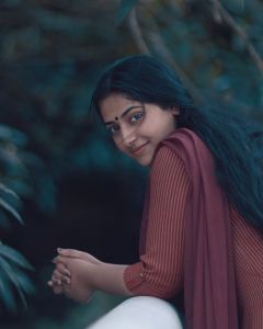 anu-sithara-photos-in-new-makeup-look
