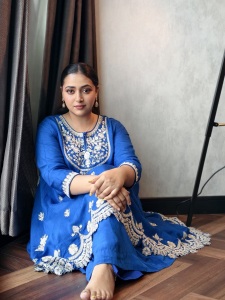anusithara-new-look-in-makeup-002