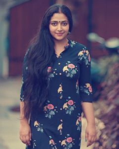 anusithara-photos-hd-008