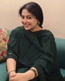 anu-sithara-new-images-with-simple-makeup-look-ideas