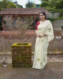 anu-sithara-temple-look-in-kerala-saree-pics-001