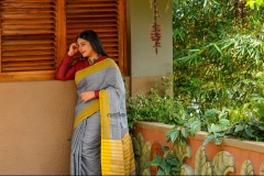 anu-sithara-new-photoshoot-for-vanitha-005