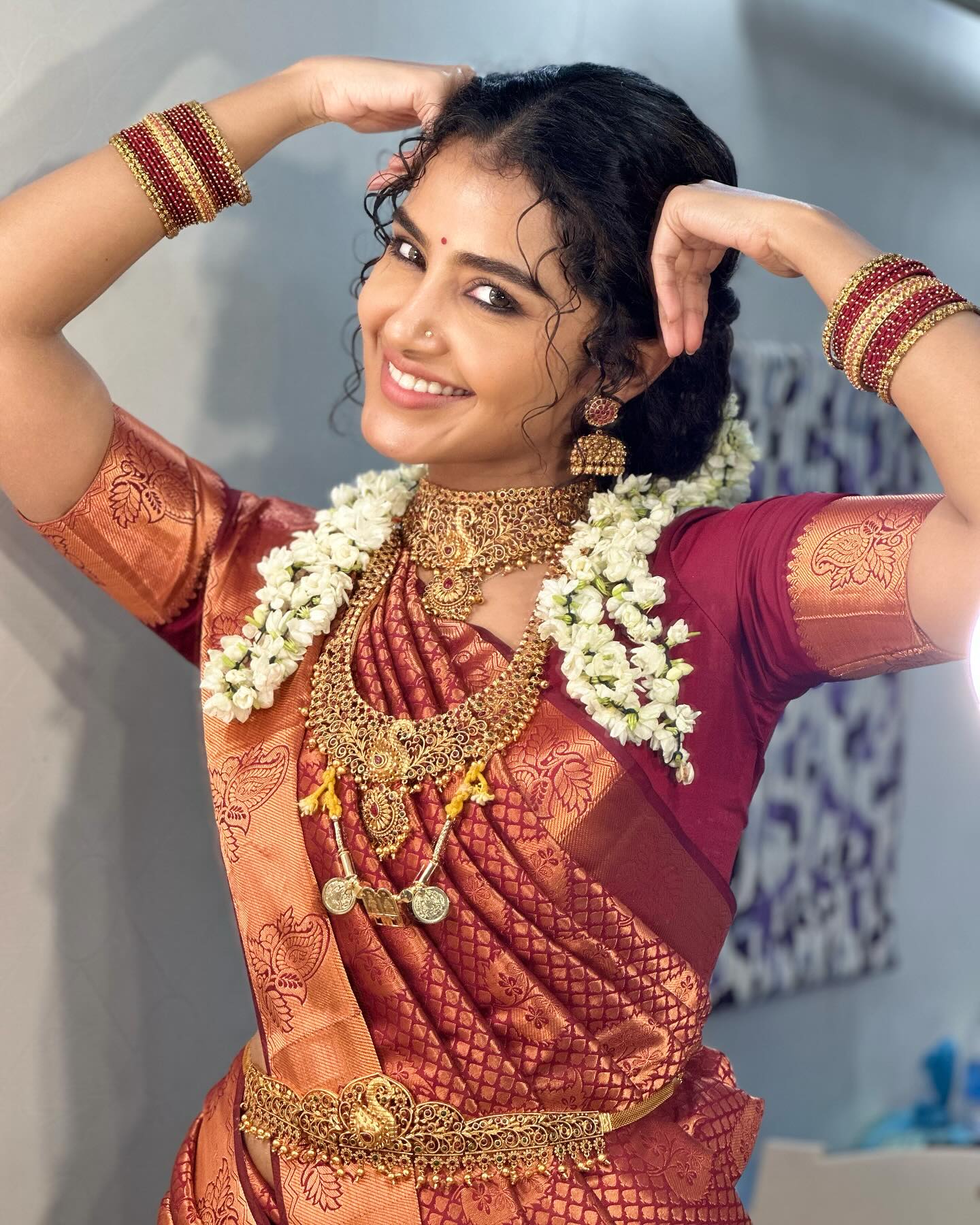 actress-anupama-parameswaran-new-photos-in-silk-saree-and-blouse-001