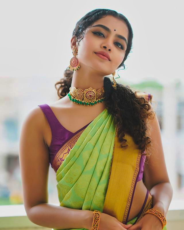 actress-anupama-parameswaran-onam-photos