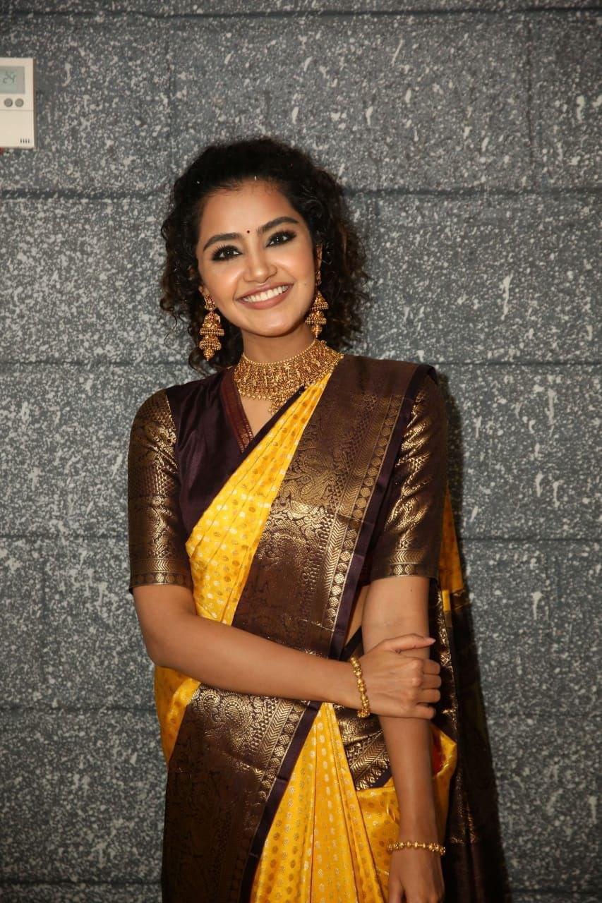 anupama-parameswaran-latest-images-in-yellow-saree-dress-001