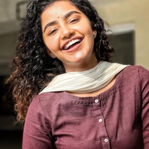 1_anupama-parameswaran-photos-hd-002