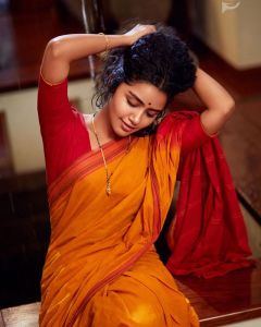 1_anupama-parameswaran-photos-hd-008
