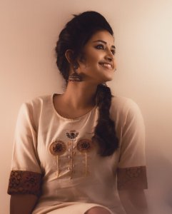 anupama-parameshwaran-new-images40