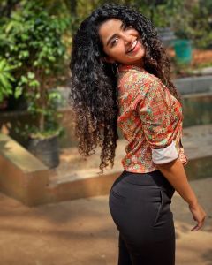 Anupama-Parameswaran-latest-photos-931-001