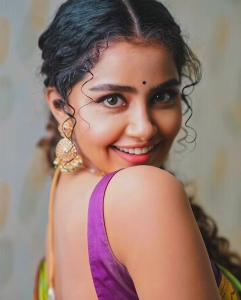 actress-anupama-parameswaran-onam-photos-002