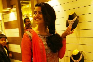 anupama-parameshwaran-images77-00115