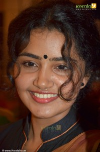 anupama-parameshwaran-saree-photos05-00421