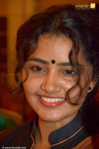 anupama-parameshwaran-saree-photos05-00565